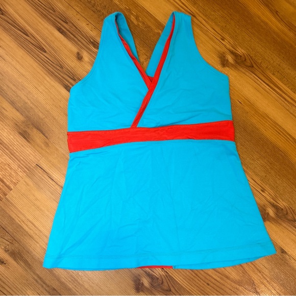 🍋LULULEMON Double Deep V Tank in Blue and Red Size 6 - Picture 2 of 7